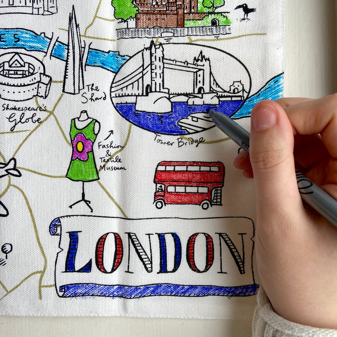Hop in, we’re going on a tour of London!
