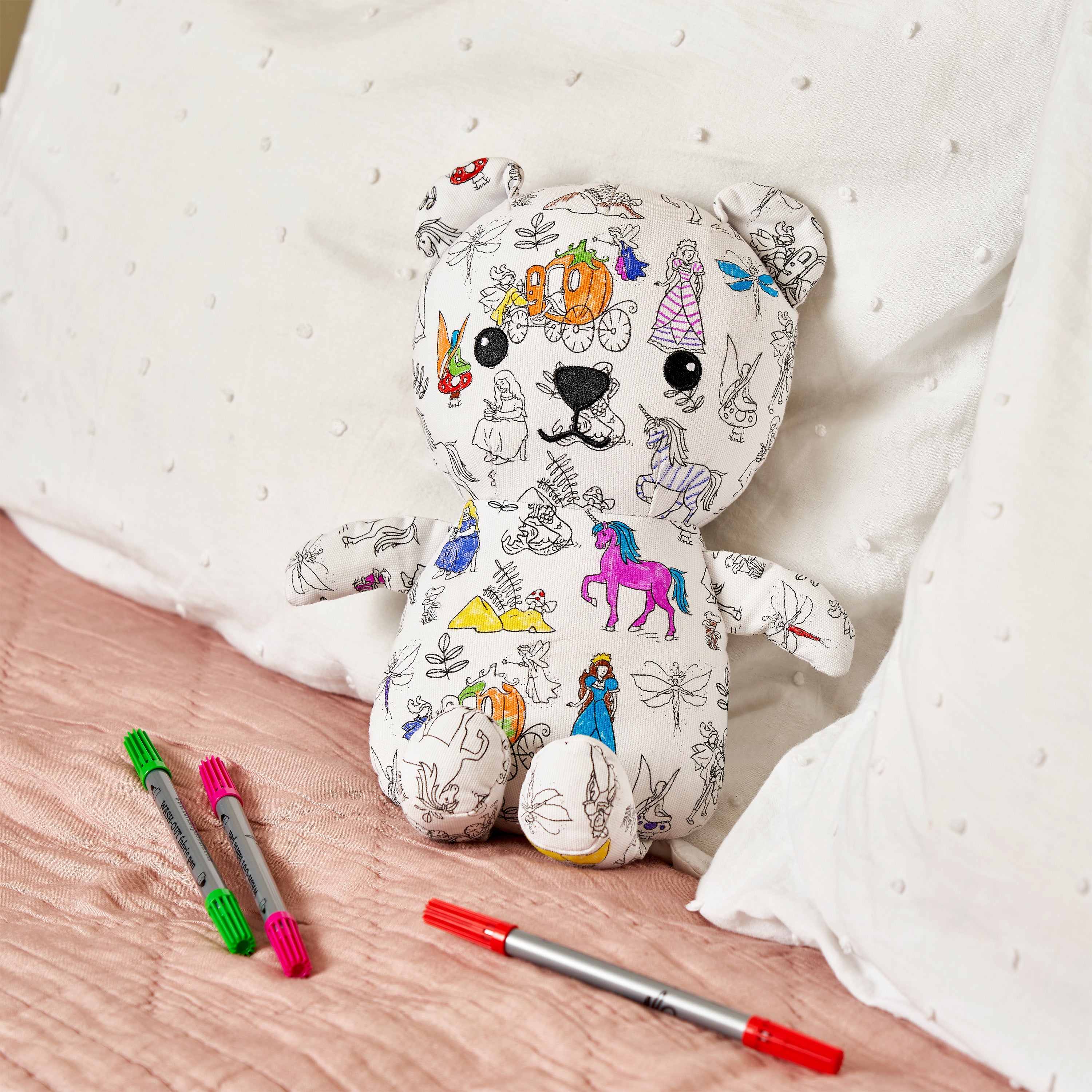 Artie l'Ours® de contes de fées à colorier